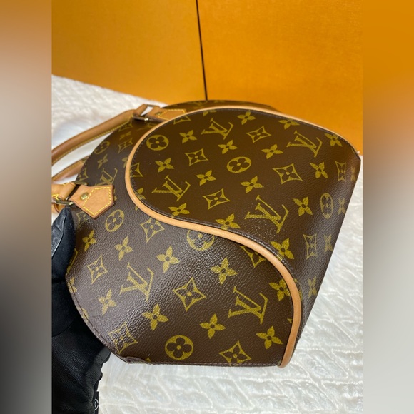 ❌SOLD❌  🌸ELLIPSE PM HANDBAG MONOGRAM - Picture 10 of 16